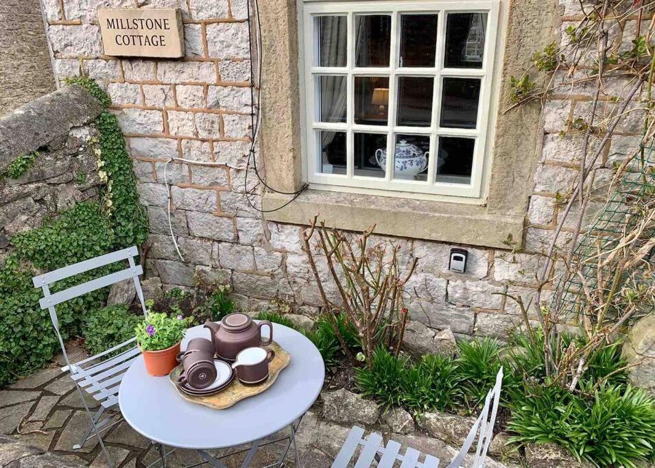 Millstone Cottage - Cosy Peak District Cottage Taddington 외부 사진